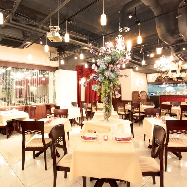 COMON 新橋虎ノ門の店内