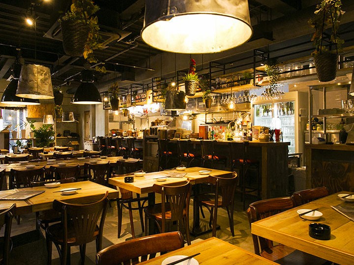 FARMERS TABLE 柏西口店の店内