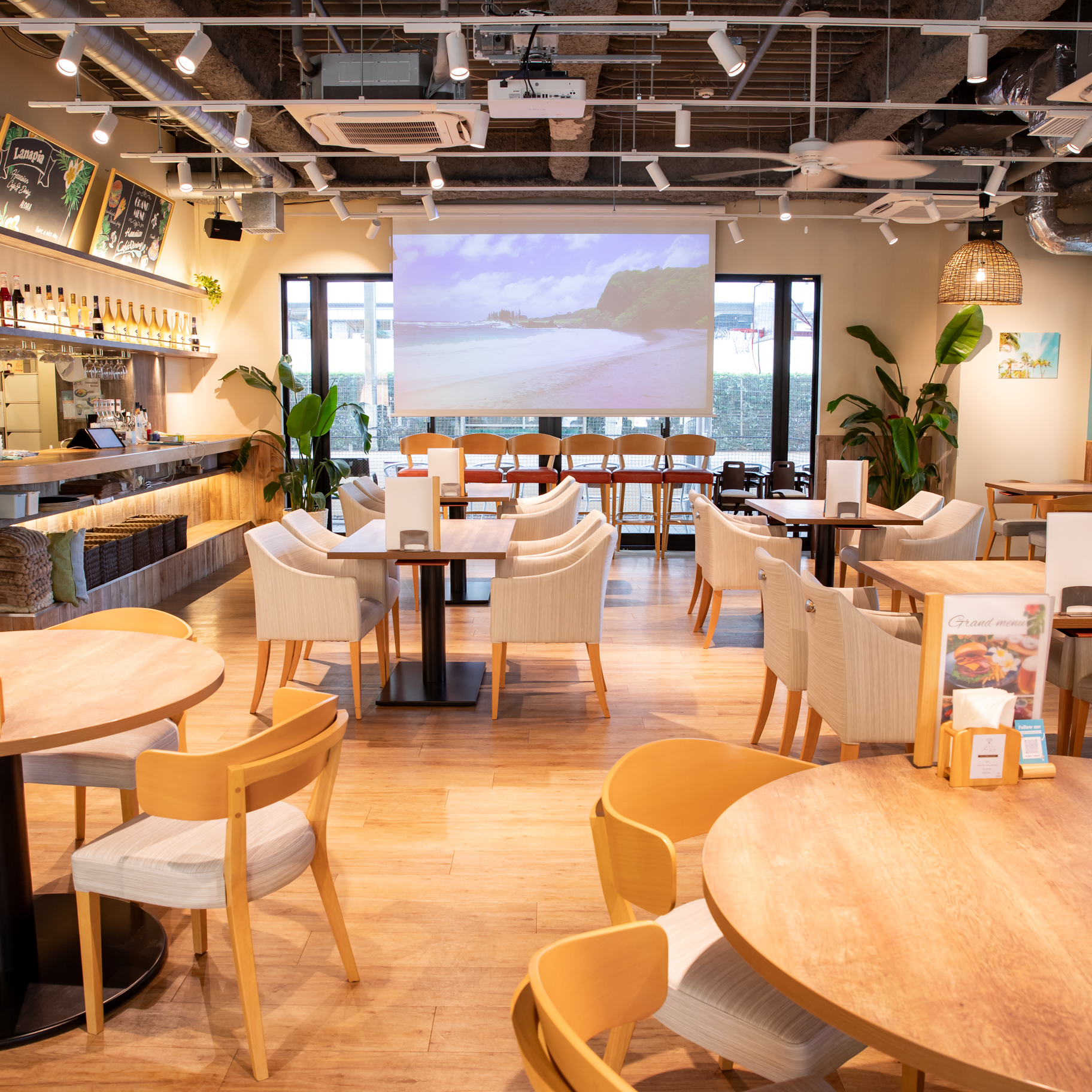 Lanapia Hawaiian cafe & diningの店内