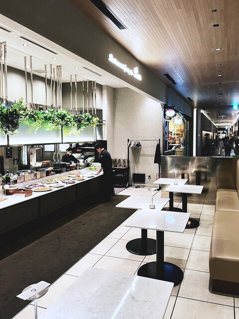 Lien Toranomon Hillsの店内