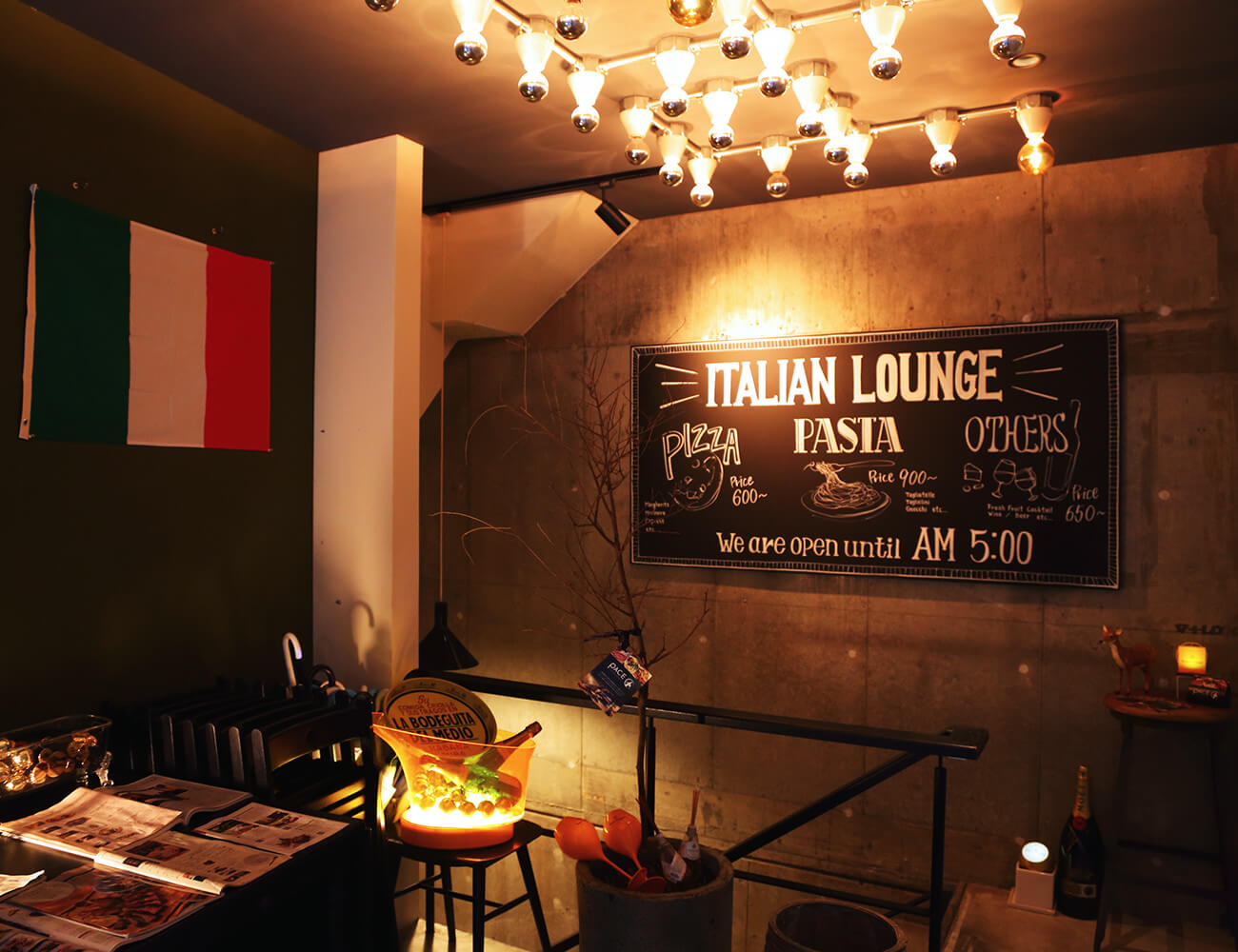 PACE ITALIAN LOUNGEの店内