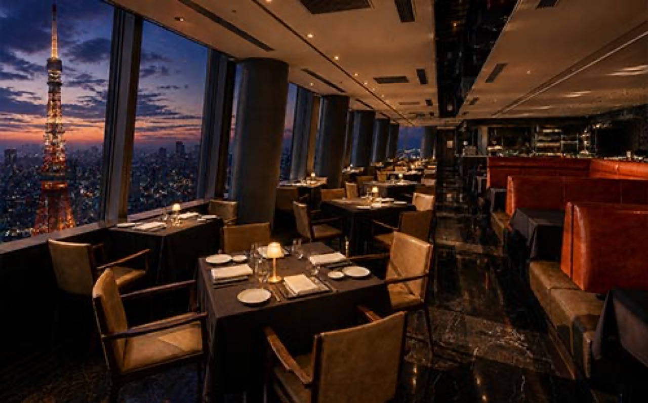 XEX 日本橋の店内・東京タワーの夜景を望むダイニング席
